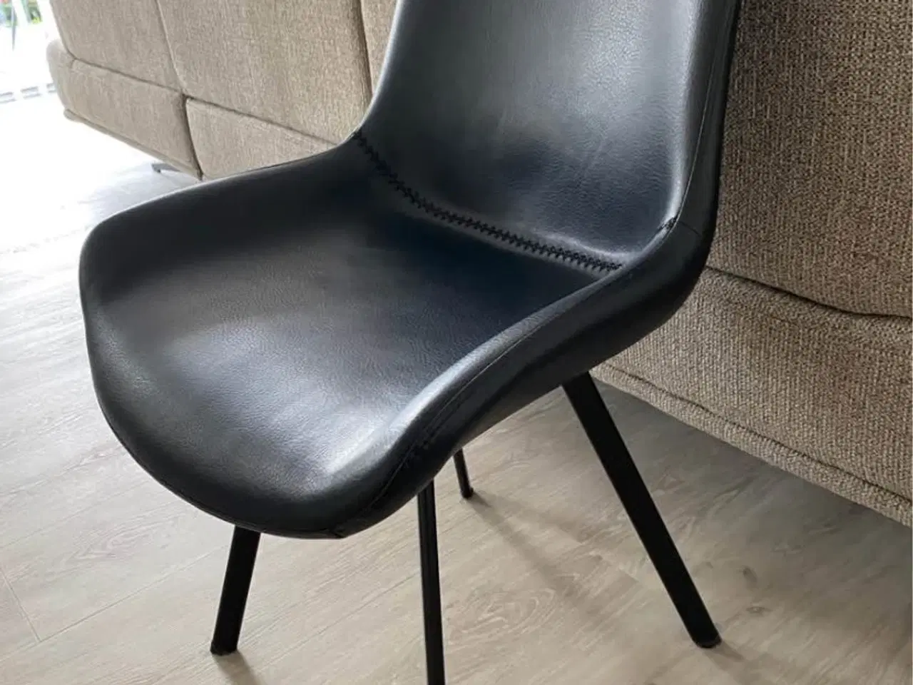 Billede 6 - Spisebord + 6 spisebordsstole