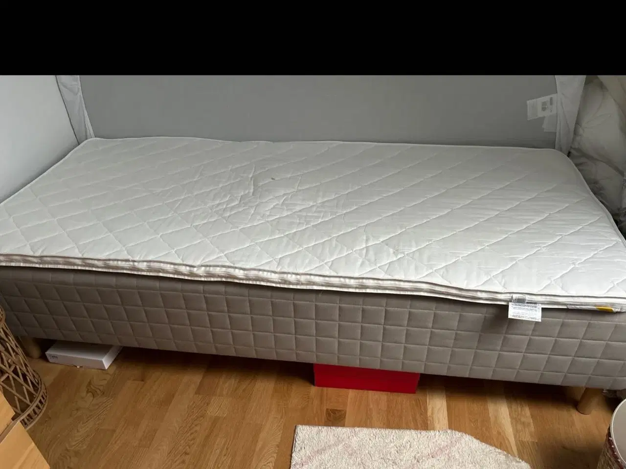 Billede 1 - God seng. Som ny. 
