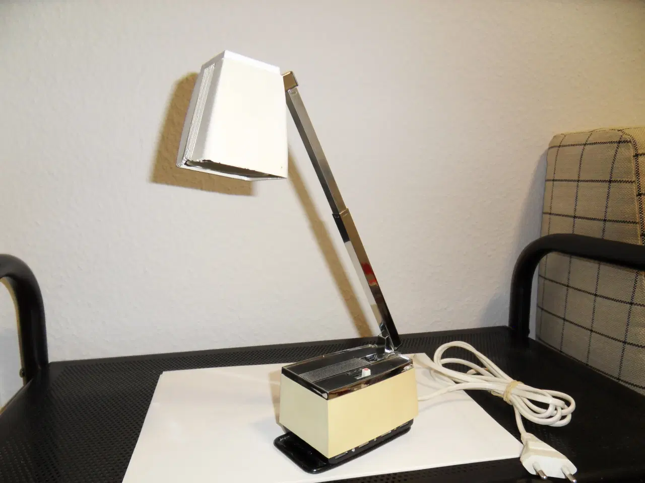 Billede 1 - HBH. SOLO. Mini. Bordlampe. Væglampe. Fra 1960-ern