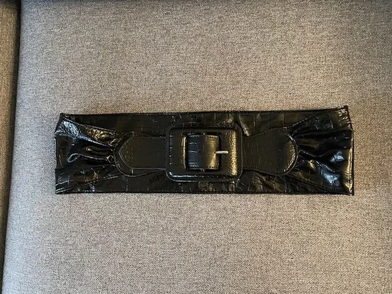 Billede 1 - NEDSAT2 bælter i kunstlæder, pris pr. stk.