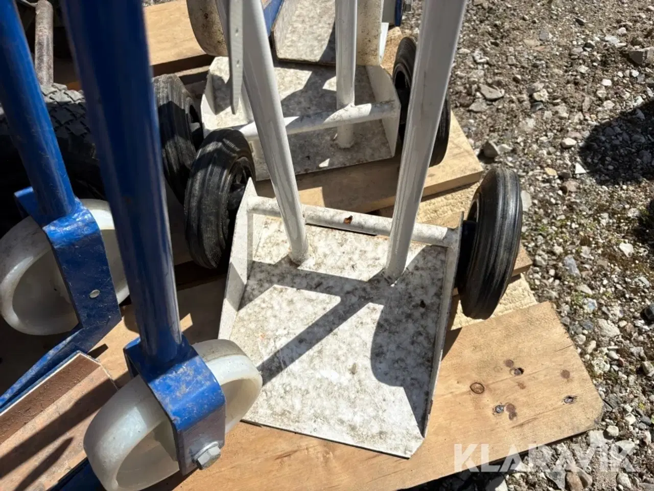 Billede 12 - parti sækkevogne og transportvogne