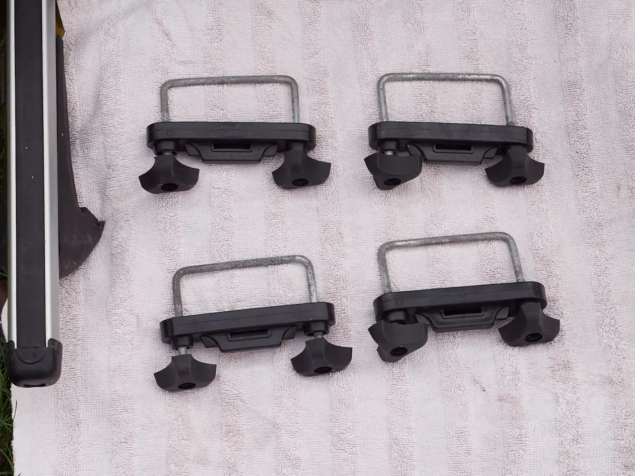 Billede 4 - Thule tagboks med tagbøjler.