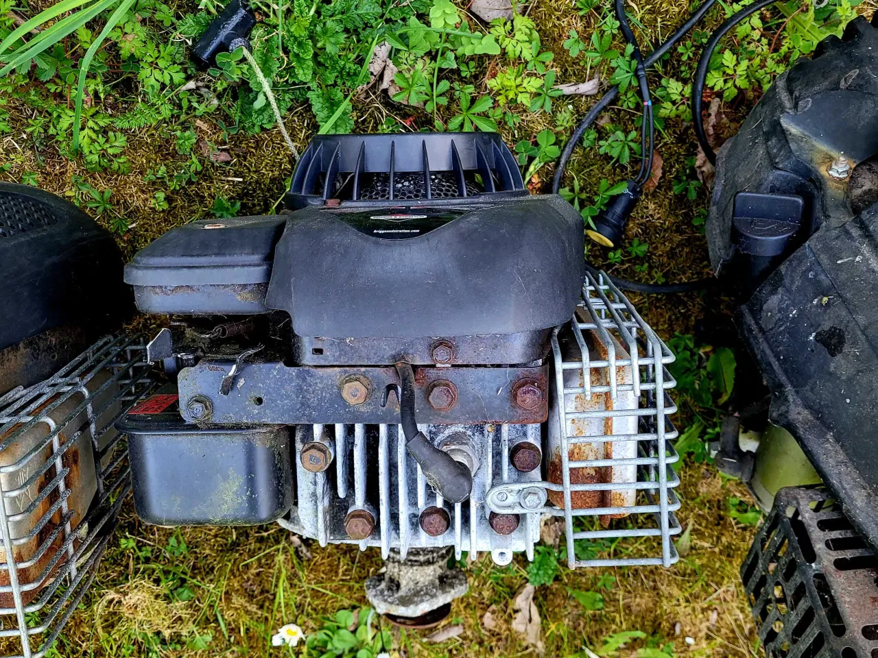 Billede 5 - 5 defekte plæneklipper motor sælges 