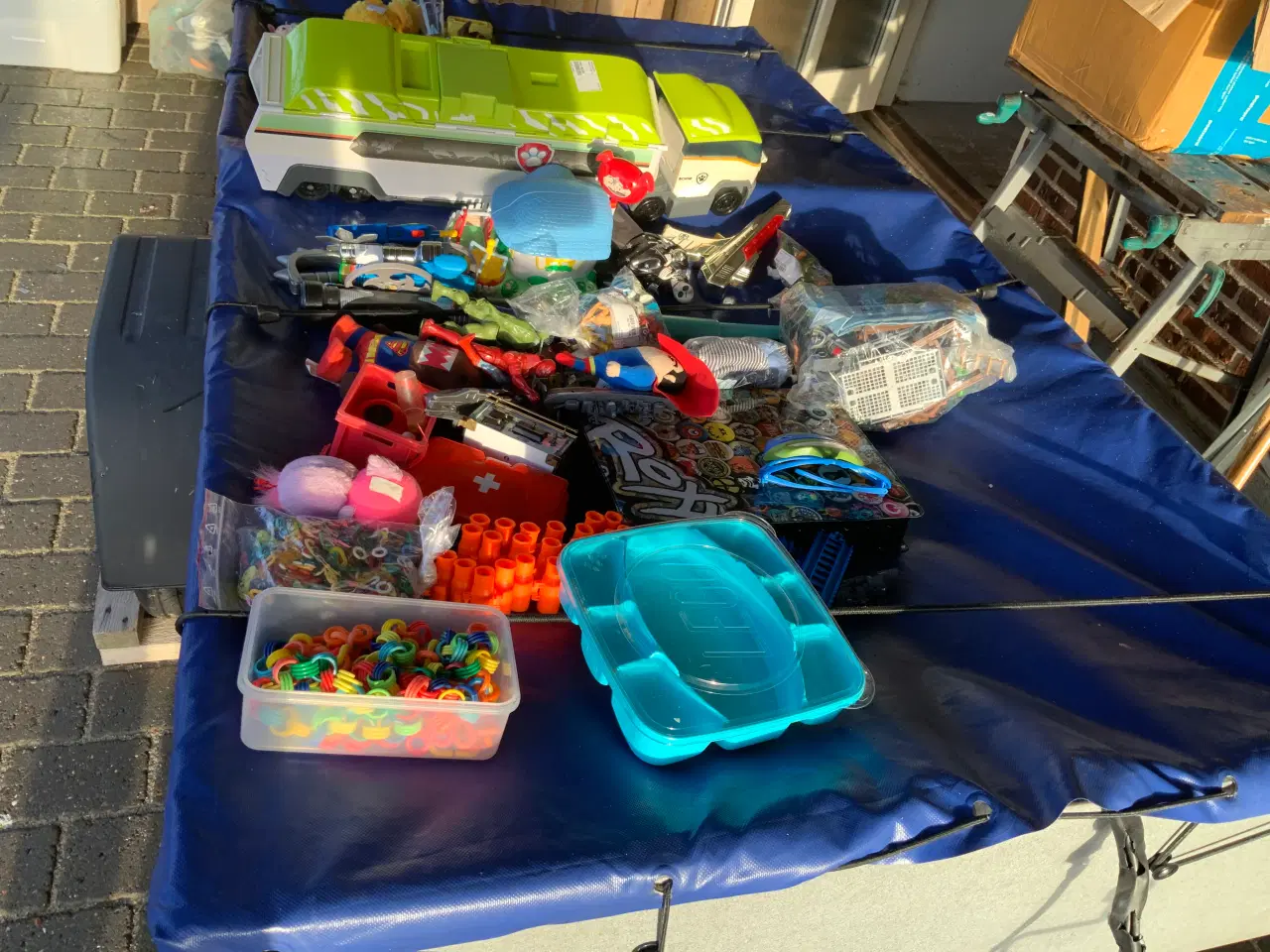 Billede 7 - Flyttekasse fyldt med legetøj