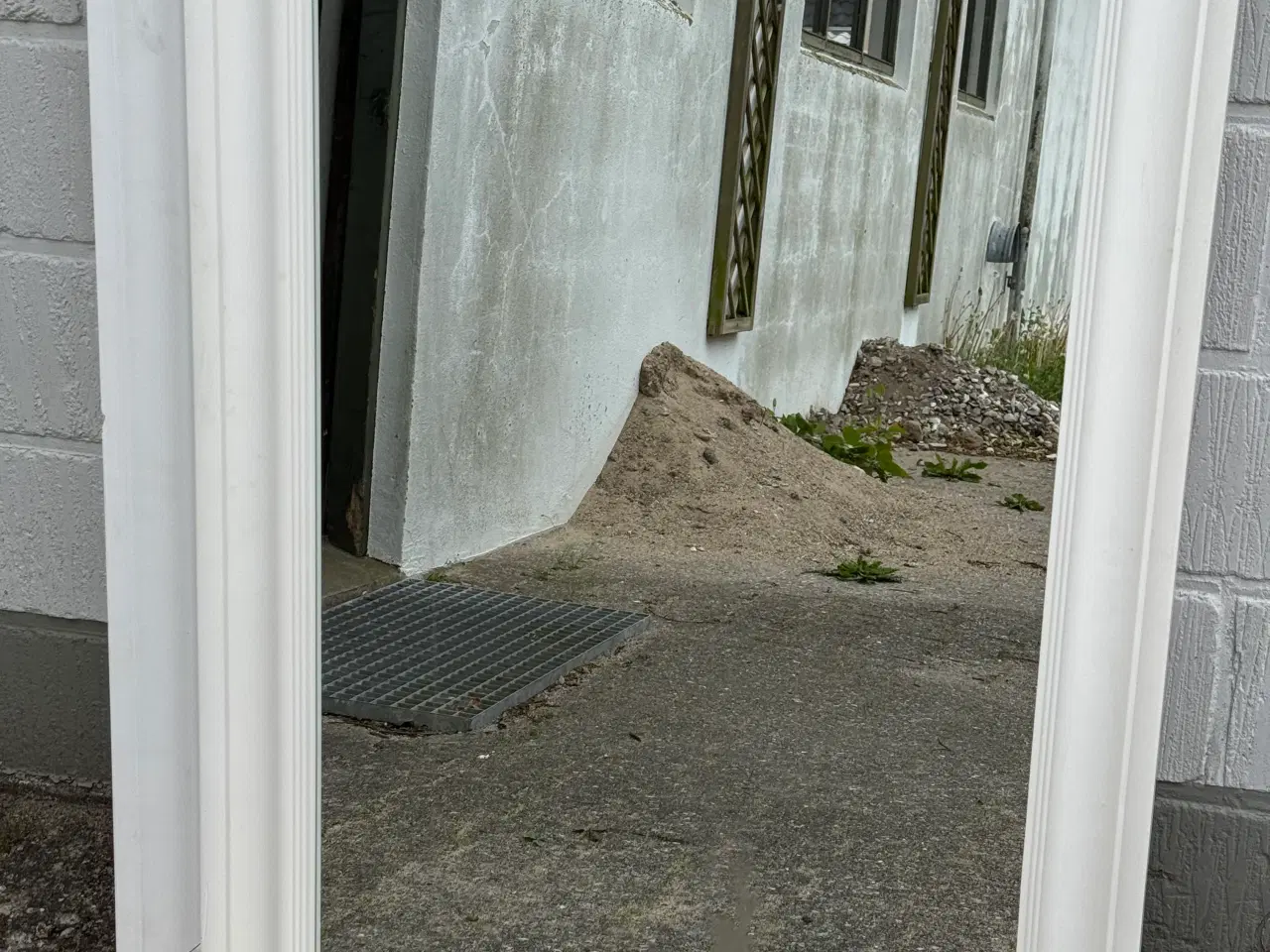 Billede 3 - Stort hvidt spejl Skotterup fra JYSK.