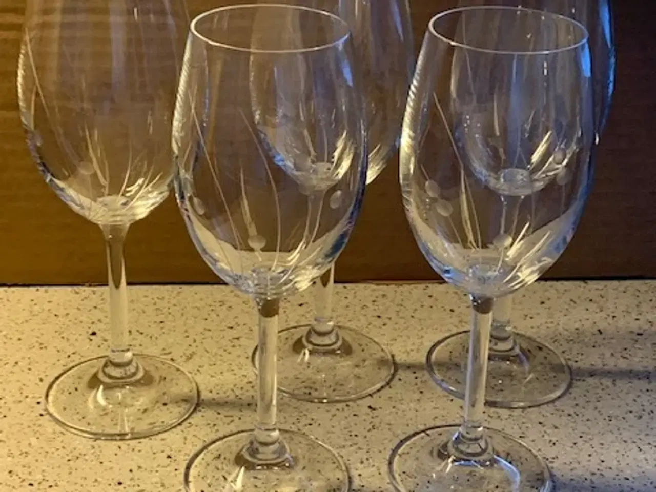 Billede 1 - Krystal glas 5 stk fra Tjekkiet, samlet pris 30 kr
