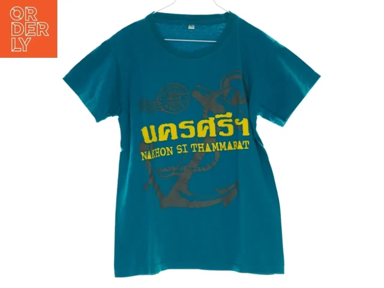 Billede 1 - T-shirt med motiv (Str. ca. 15 år)