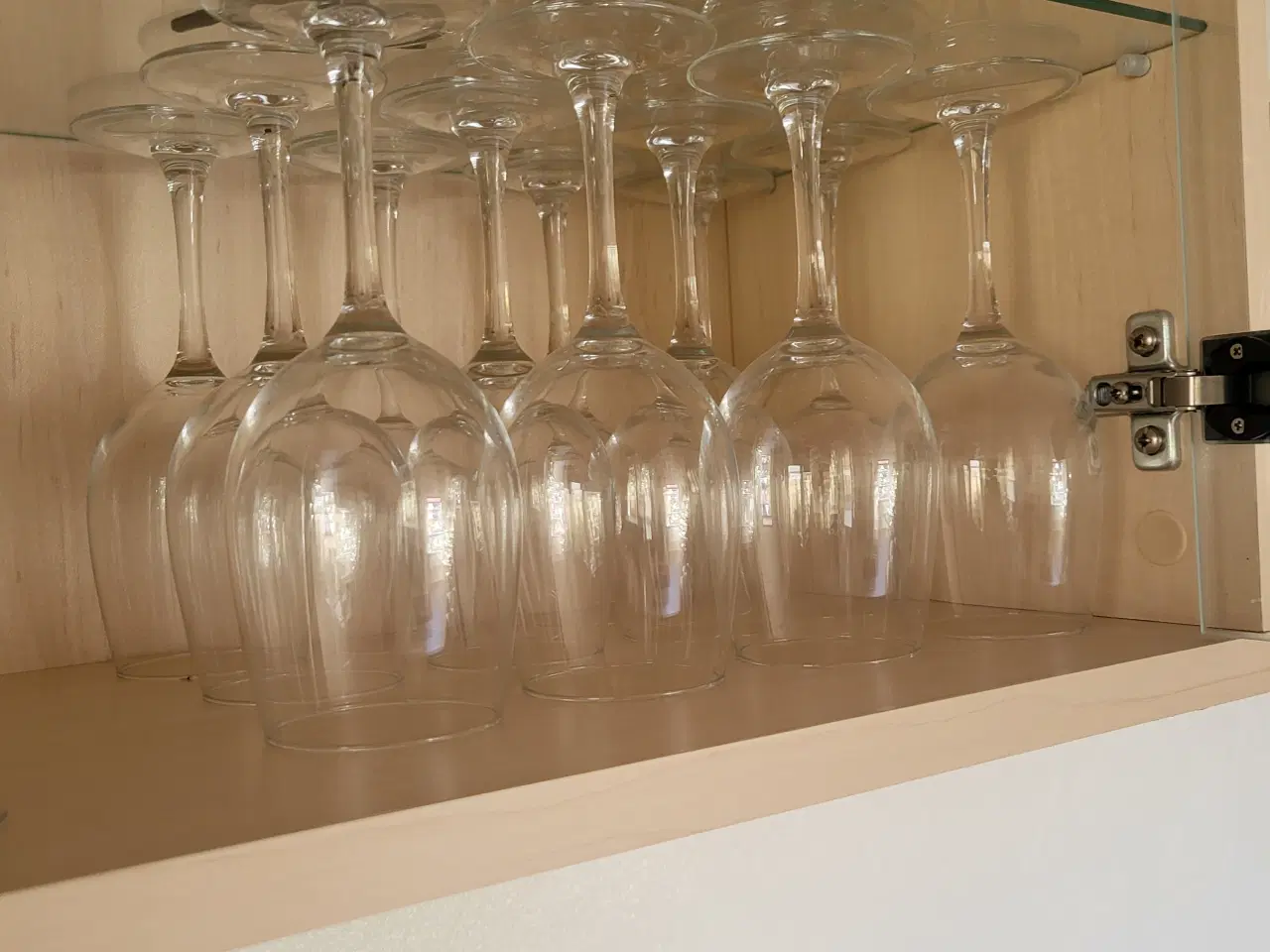 Billede 2 - Gratis champagne, rød og hvidvinsglas