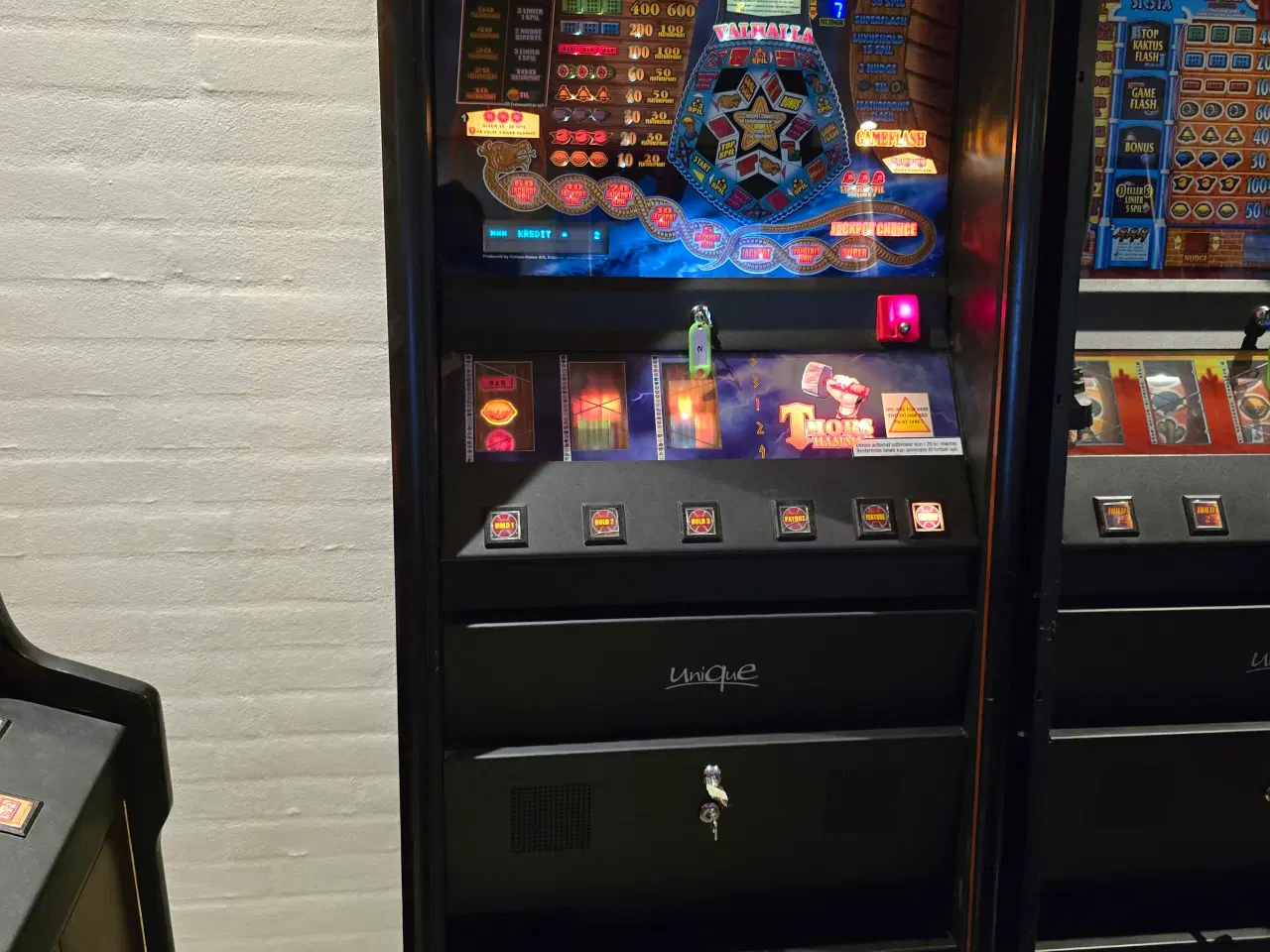 Billede 1 - Spilleautomat og forskellige andre temaer sælges