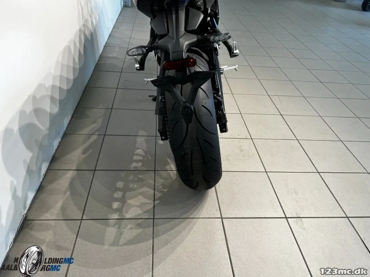 Billede 8 - Triumph Daytona 660 Sapphire Black