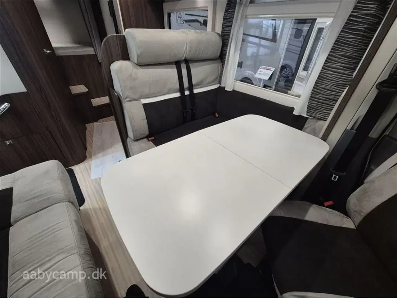 Billede 9 - 2019 - Benimar Tessoro 442   NK pakke. Automatgear. 95 Ah Batteri. solcelle. markise.  varme på spildevand. en ejer fra ny.  fuld service hos Ford inkl. tandrem. undervognsbehandlet.