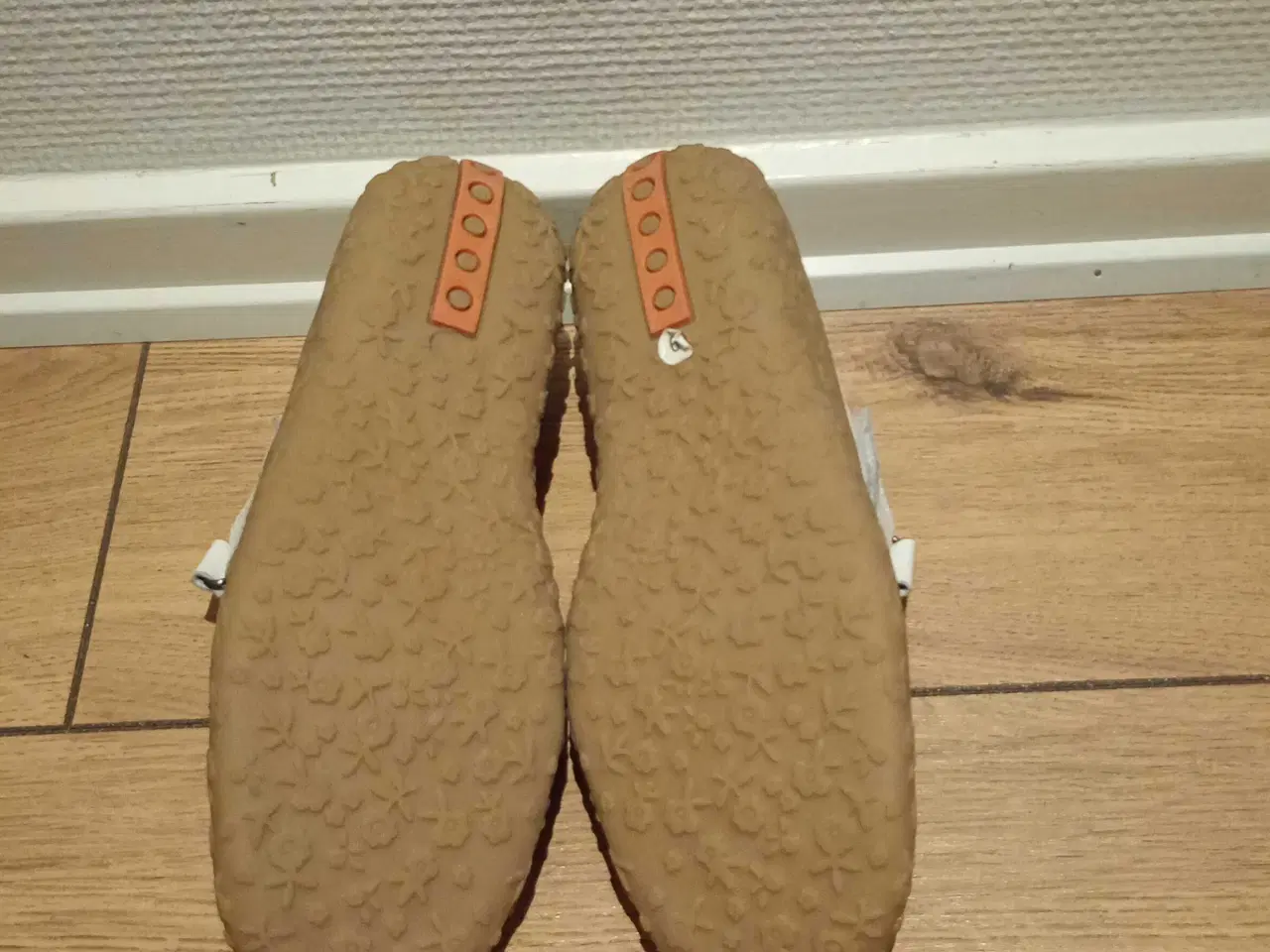 Billede 2 - Fine damesandaler, BUGATTI, skind, hvid, str. 39.