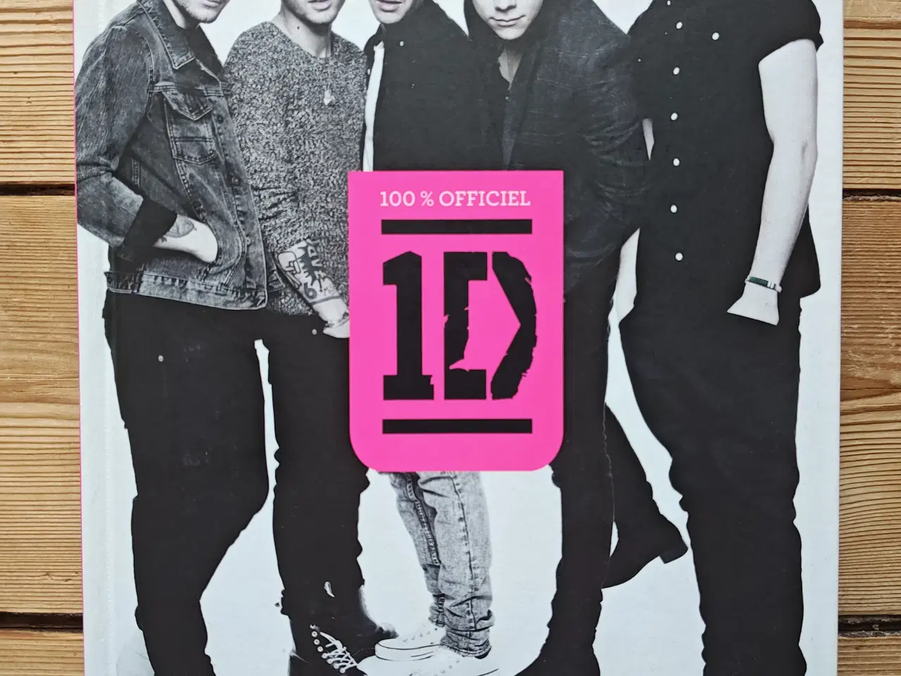 Billede 1 - One Direction Where we are BOG
