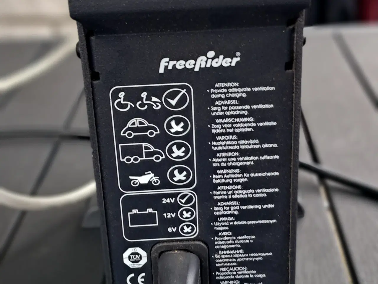 Billede 1 - Oplader til el-scooter 