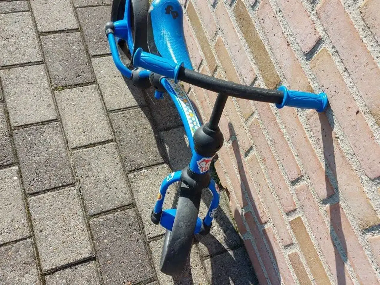 Billede 2 - Blå løbecykel