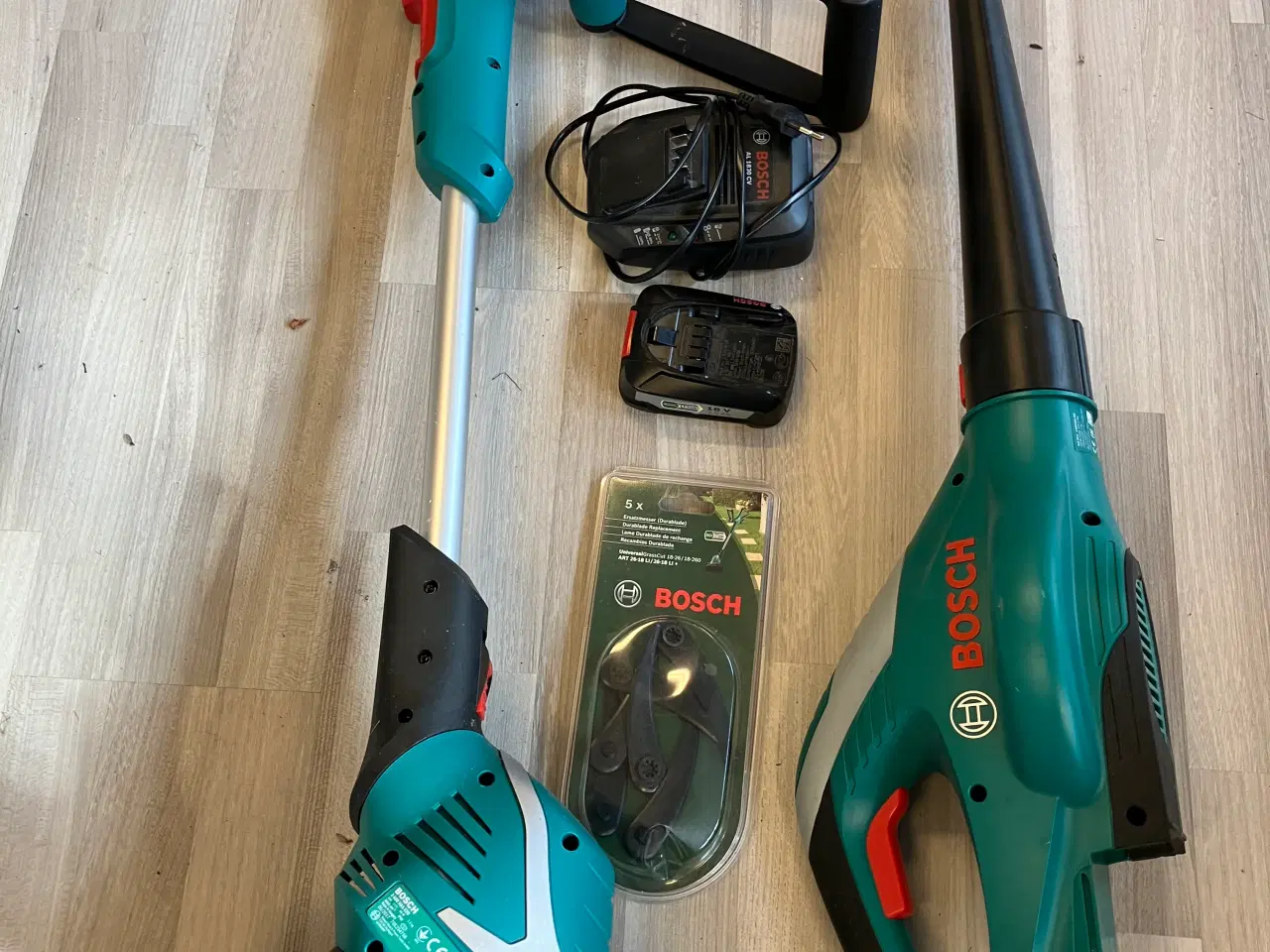 Billede 1 - Bosch trimmer og løvblæser.