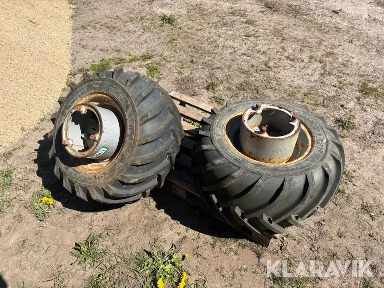 Billede 1 - Entreprenørdæk BKT TR-313 2 styk