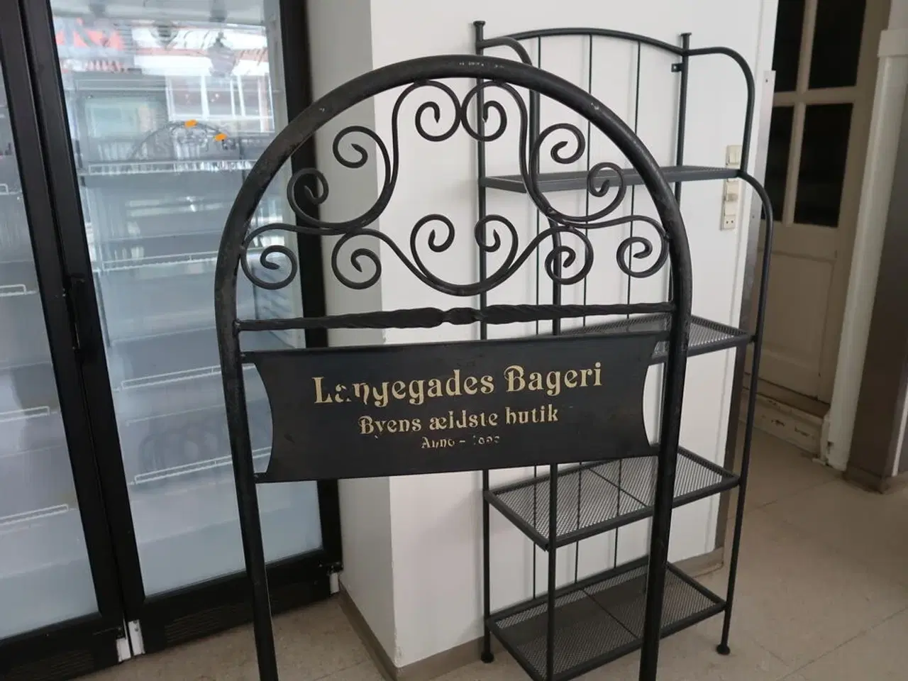 Billede 2 - Skilt samt cykelholder