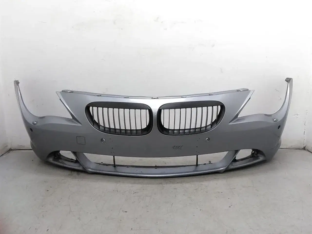 Billede 1 - Forkofanger-skal A08 silber-grau metallic K19018 BMW E63 E64