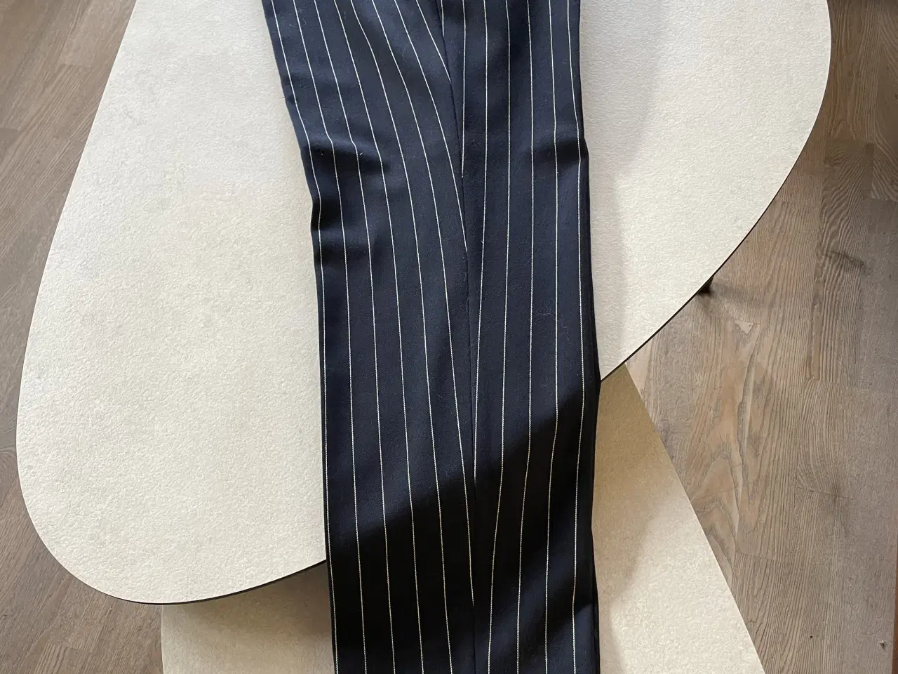 Billede 3 - Jakkesæt. Kun brugt én gang.