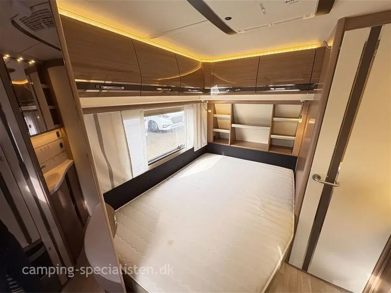 Billede 11 - 2015 - Fendt Tendenza 465 SFB   Fendt Tendenza 465 SFB 2015 - Se den nu hos Camping-Specialisten.dk