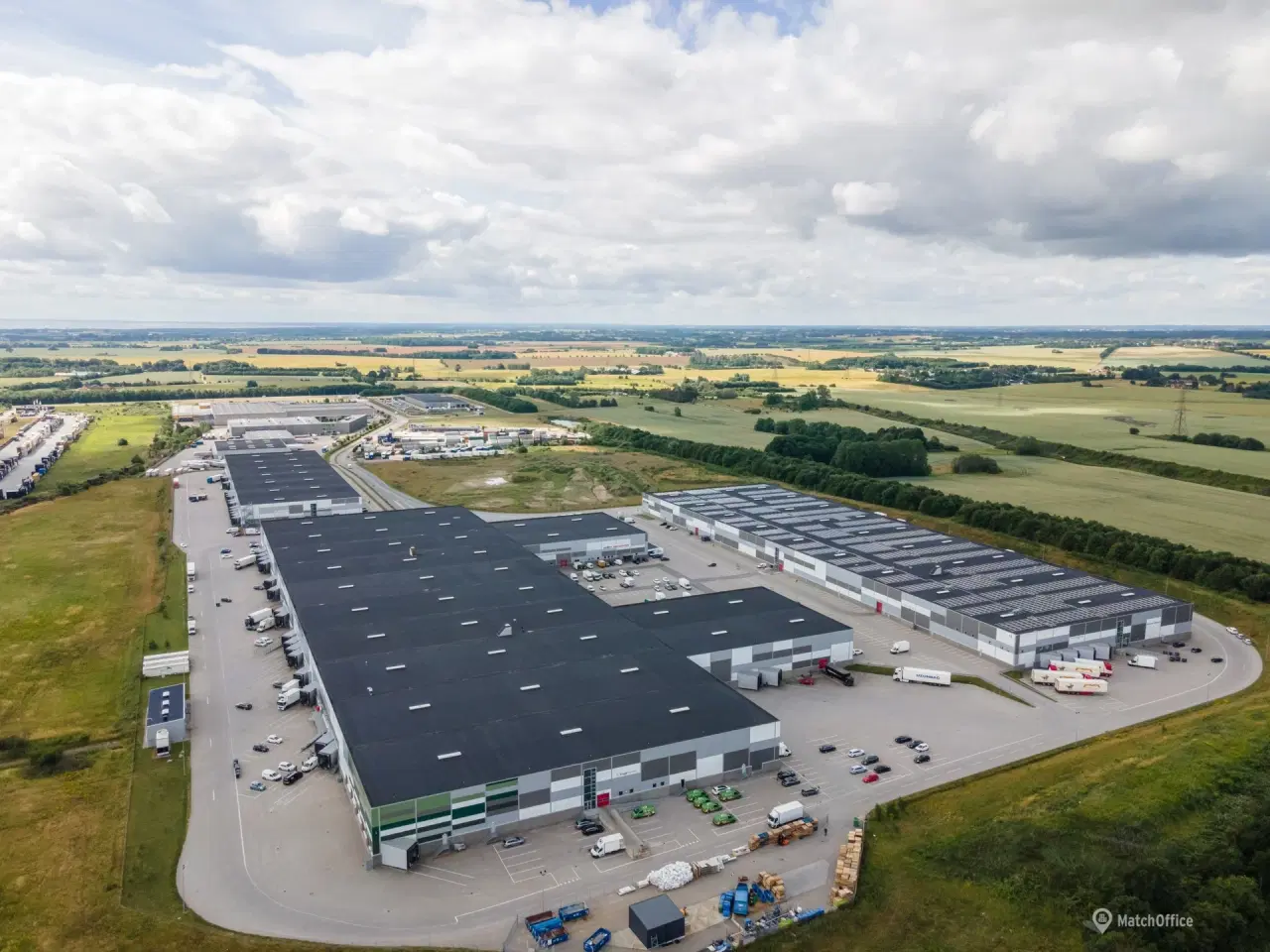 Billede 41 - Logistiklejemål med porte og ramper og en loftshøjde op til 10 meter