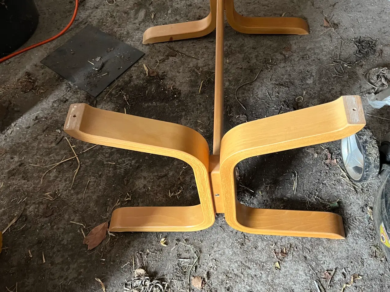 Billede 4 - Spisebord i massiv bøg med tillægsplade på 50 cm