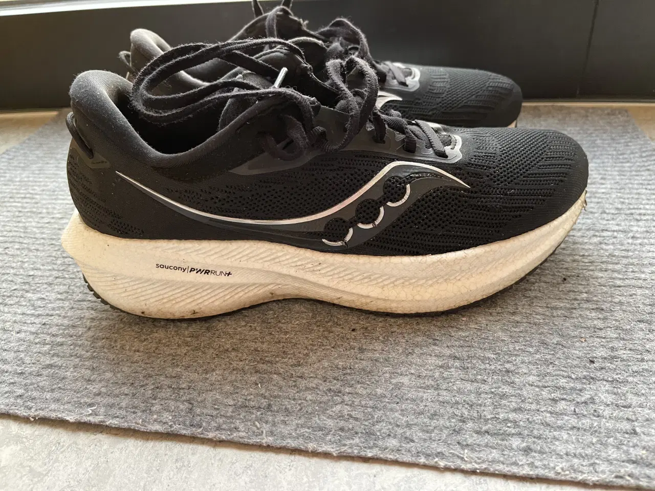 Billede 2 - Saucony Triumph 21 løbesko sælges