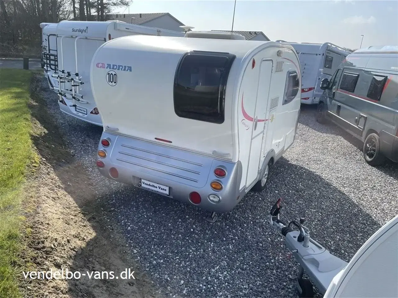 Billede 2 - 2008 - Adria Action 361 LH   Nem og handy størrelse - i smart design