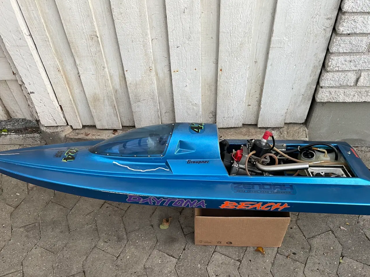 Billede 1 - RC benzin båd
