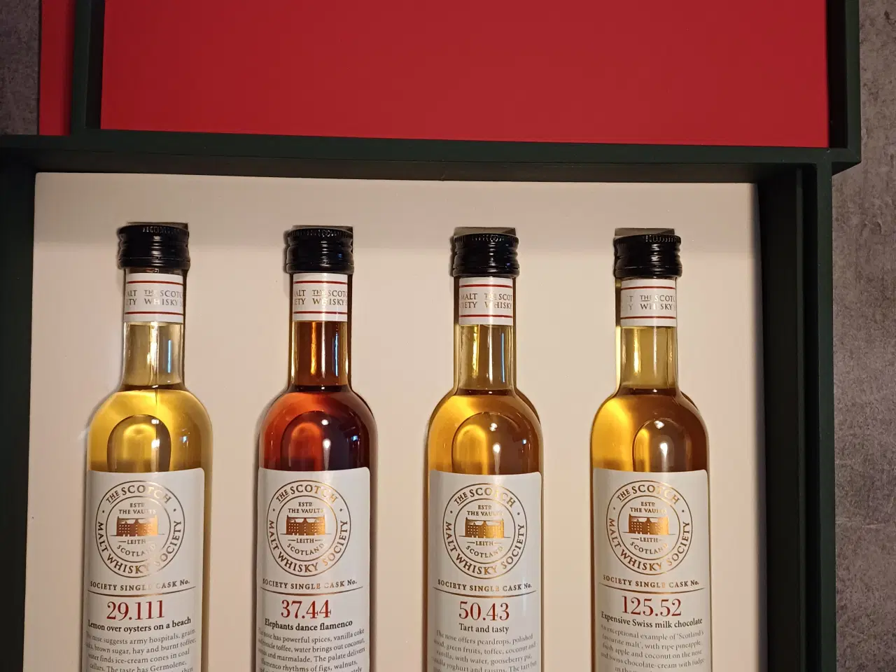 Billede 1 - Whisky SMWS velkomstpakke 4 flasker