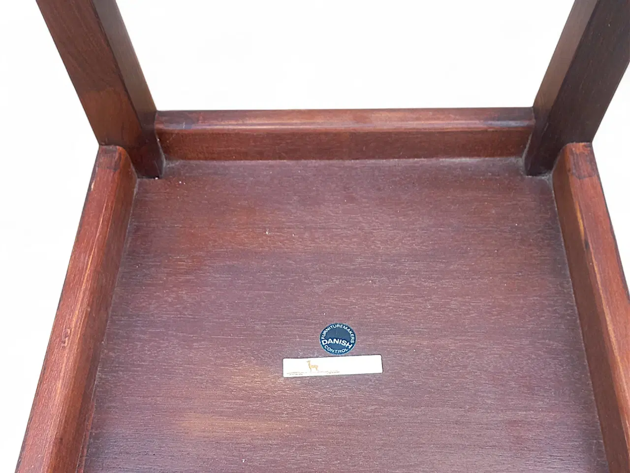 Billede 4 - Lille kvadratisk palisanderbord