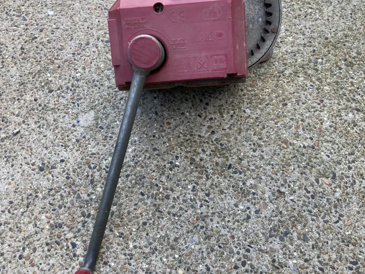 Billede 1 - Alko type 901 rød 950 Kg trækspil.