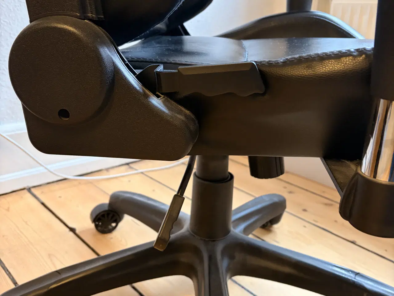 Billede 4 - Paracon Brawler gamer stol – billig & comfy