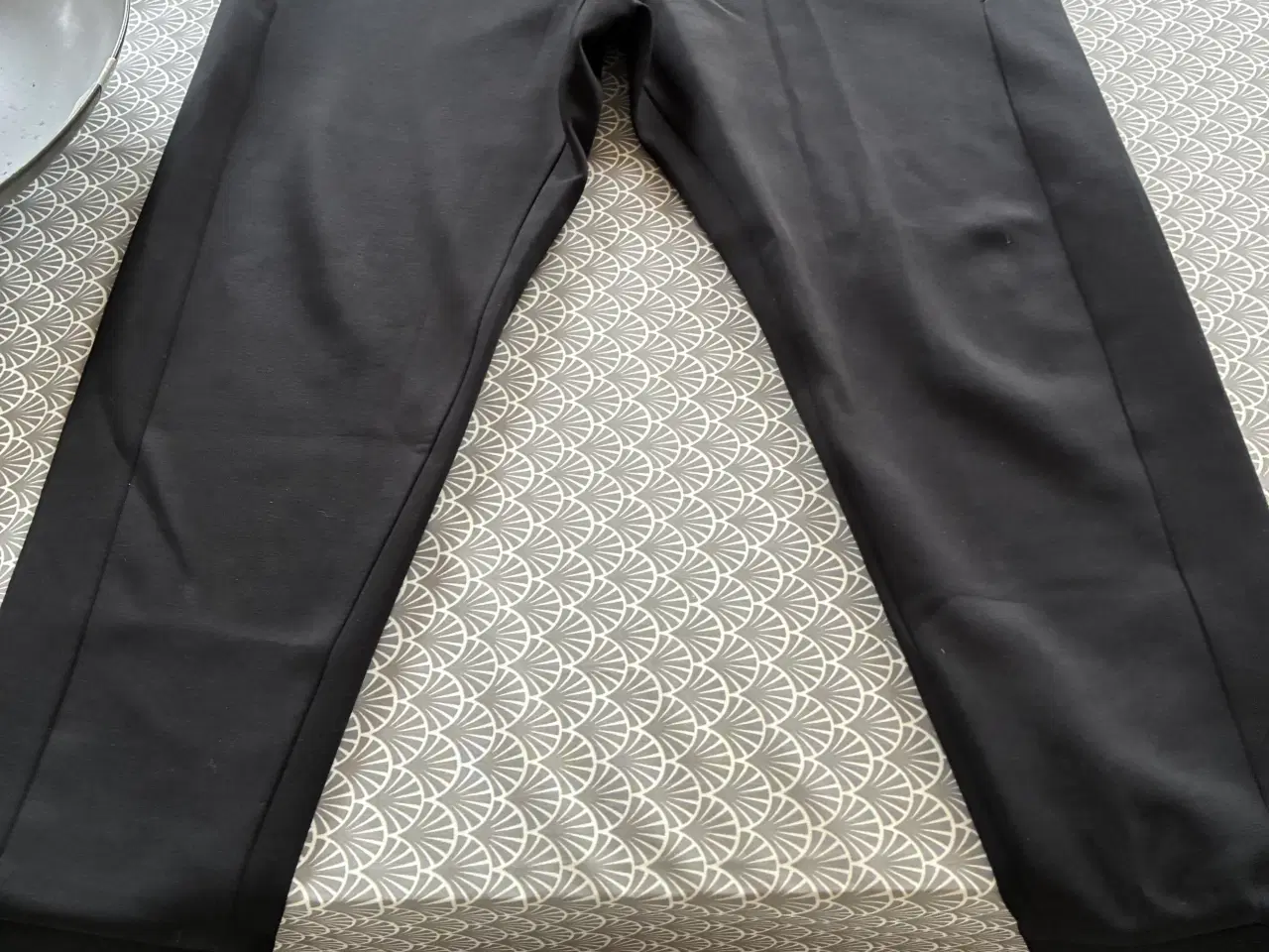 Billede 2 - Hugo Boss Track suit sort. Som nyt.