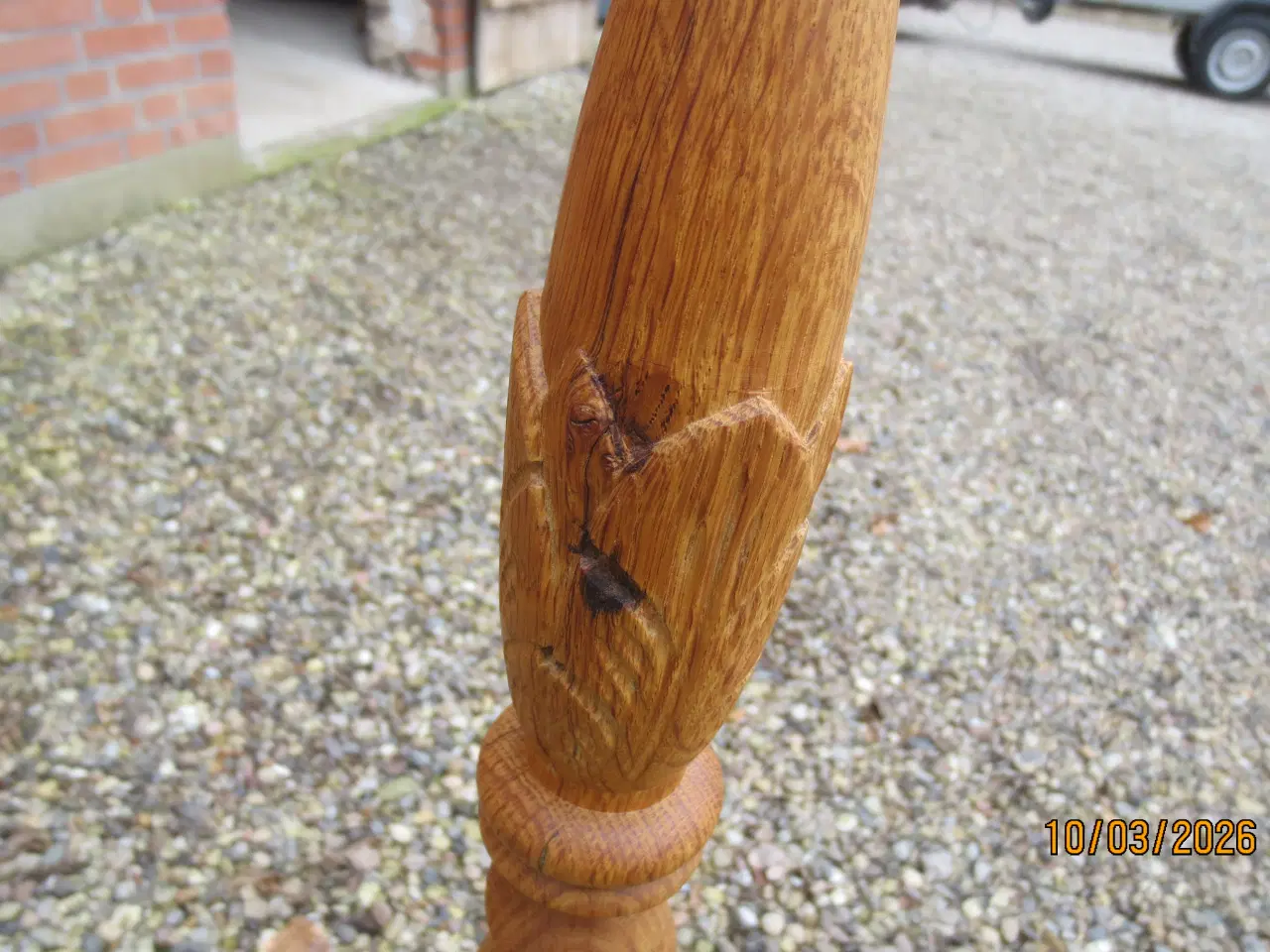 Billede 5 - 1 stk Standerlampe i Egetræ Med Udskæringer