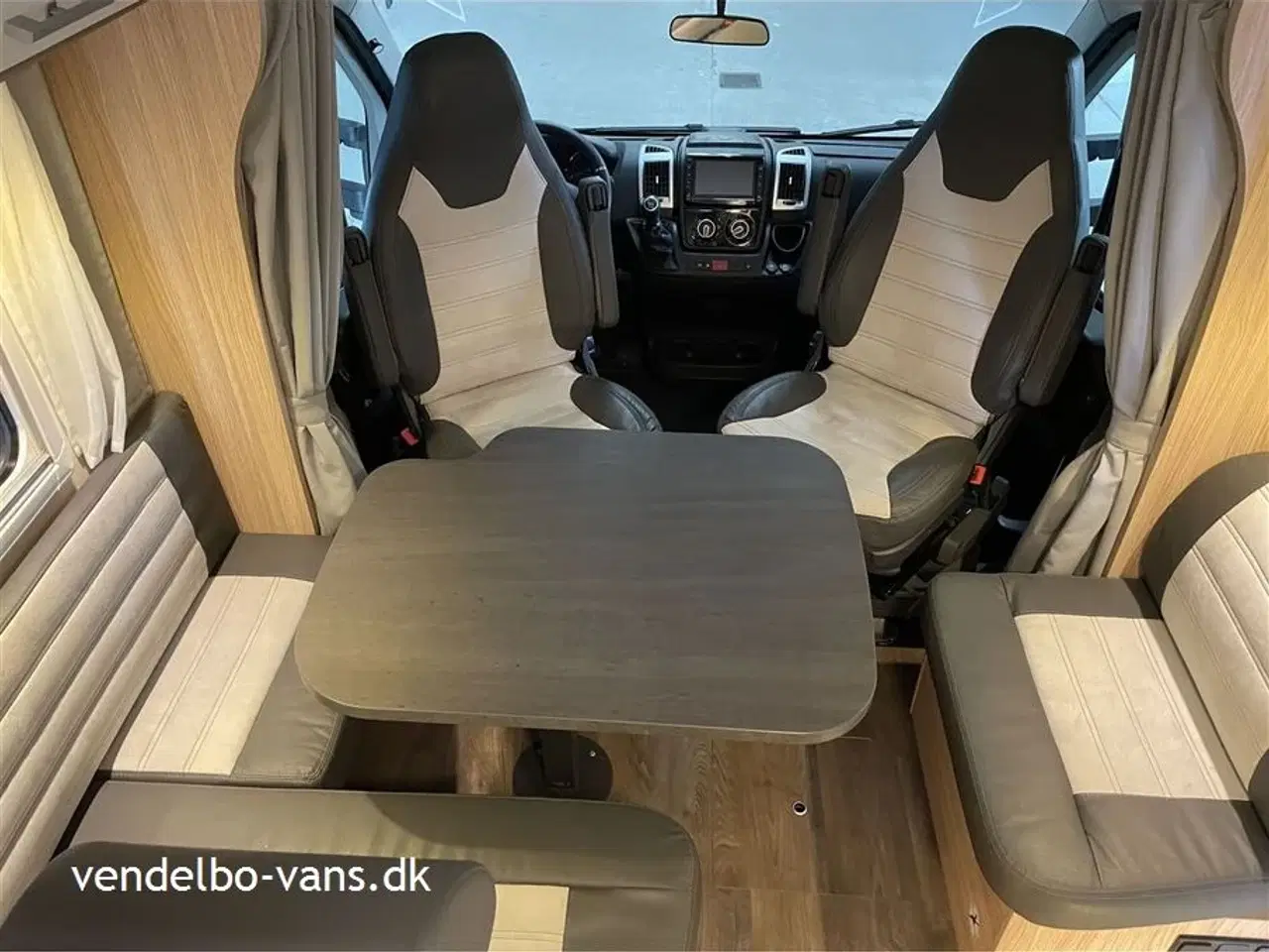 Billede 13 - 2021 - SunLight T 68 Adventure Edition   Enkeltsenge og stor garage - BEMÆRK KM