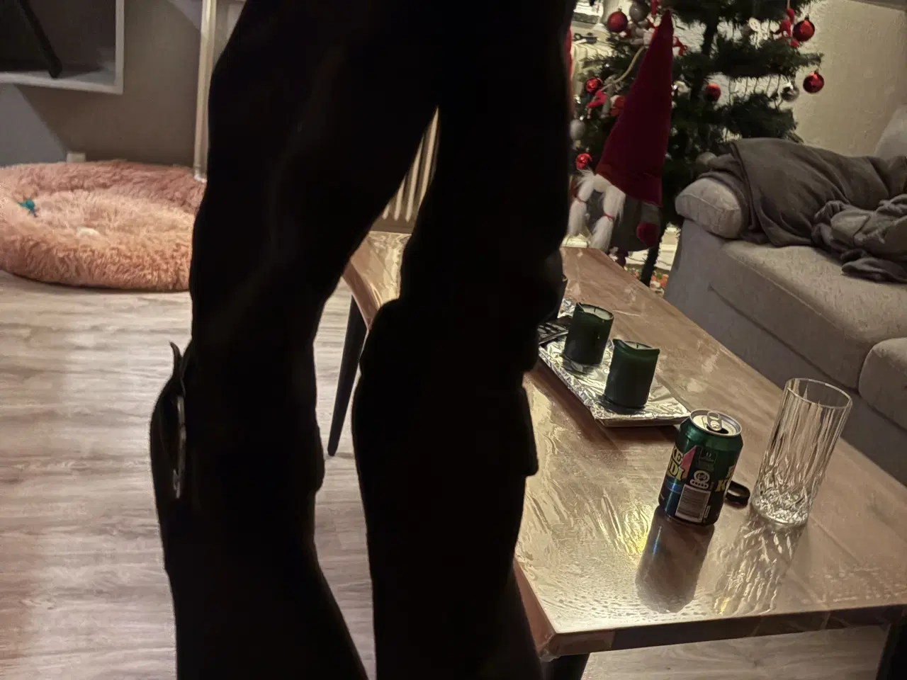 Billede 3 - Har disse støvler med hæl