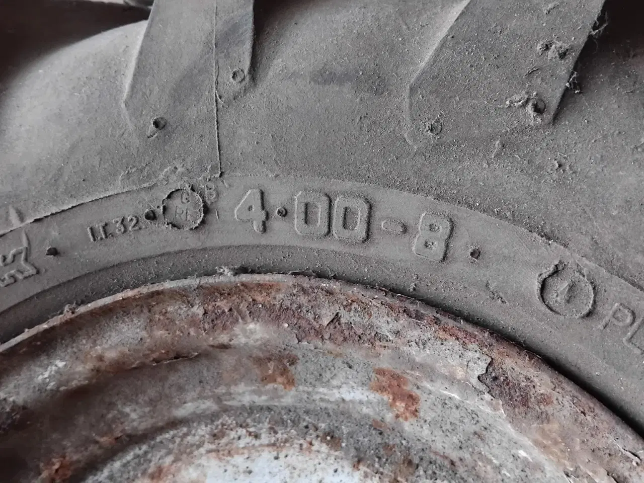 Billede 1 - 4.00-8 traktor dæk