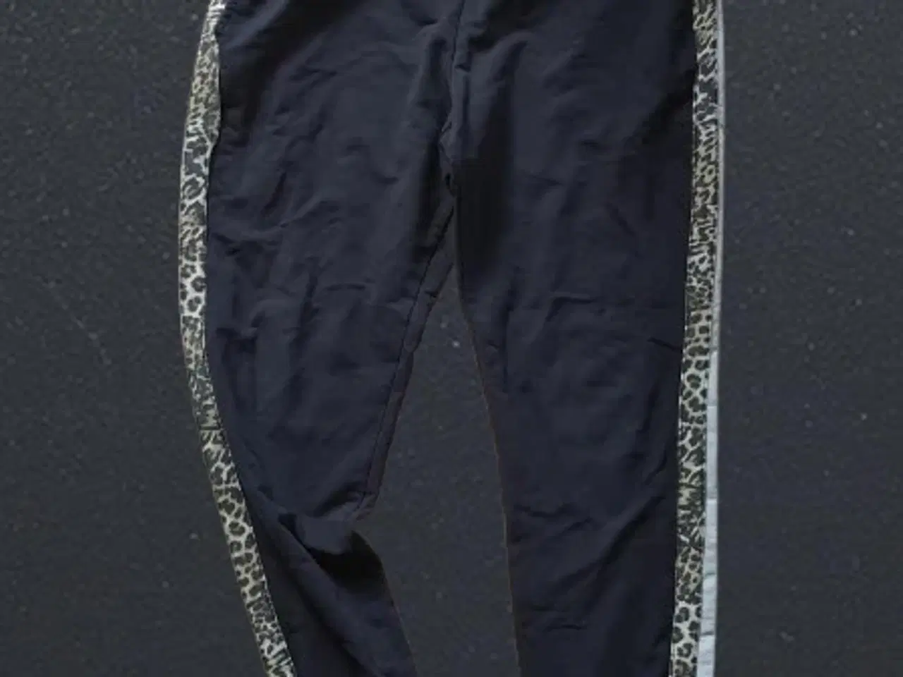 Billede 1 - Portobello Punk jogging str. small sælges