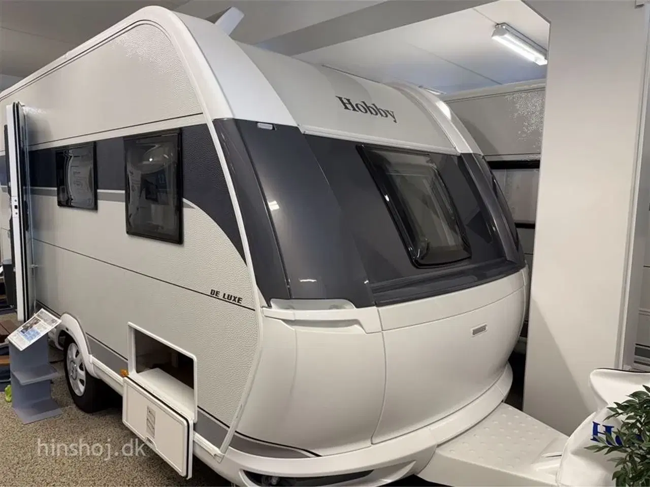 Billede 1 - 2024 - Hobby De Luxe 440 SF   Hobby 440 SF,  let og flot model fra Hinshøj Caravan A/S.