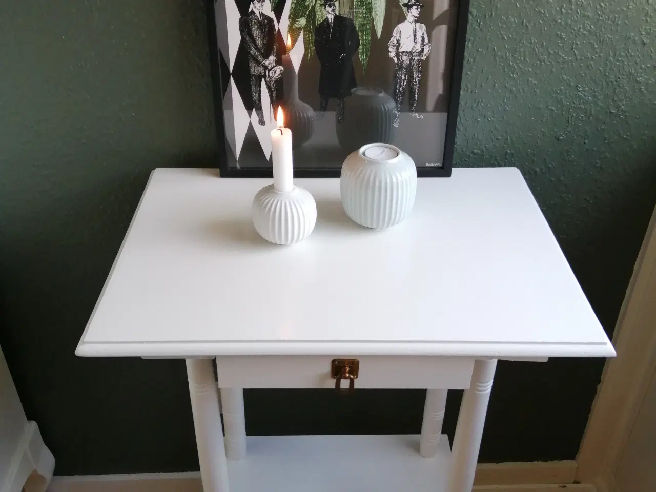 Billede 1 - Nymalet tobaksbord Hvid