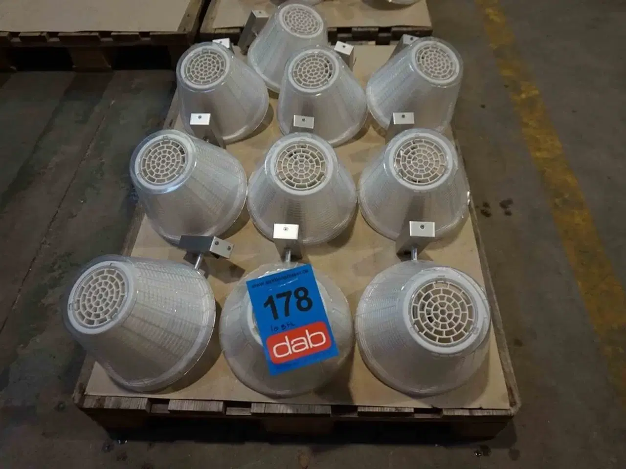 Billede 4 - 10 stk Marset Væglamper Hvid/alustel (MOMSFRI)