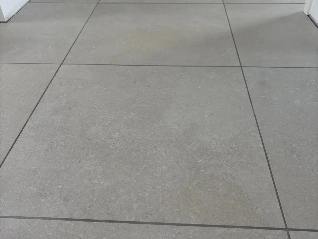 Billede 4 - Flotte 60x60 klinker til gulv og vægge. 19,5 m2