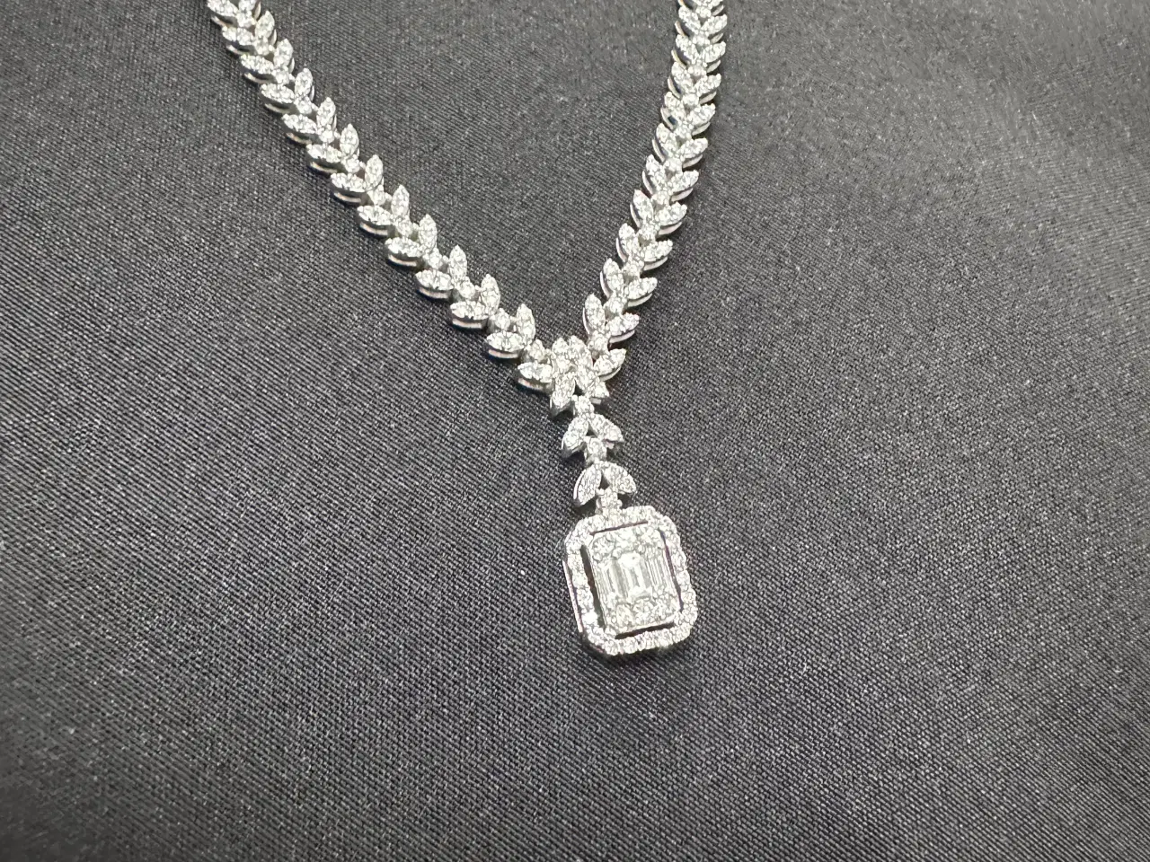Billede 1 - Ny 14 kt hvidguld halskæde med 2.14 ct diamanter +
