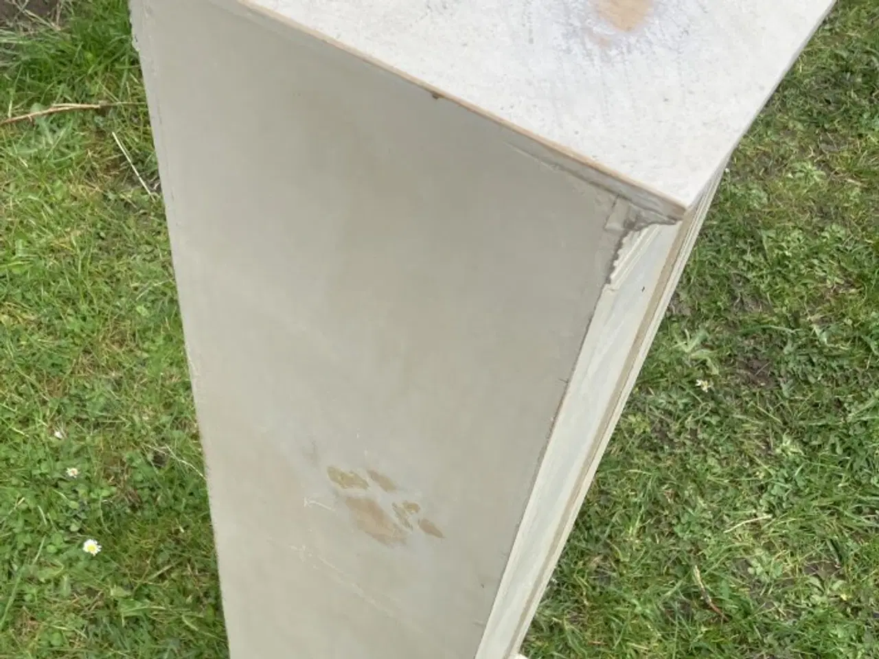 Billede 3 - Charmerende lille udstillingsskab