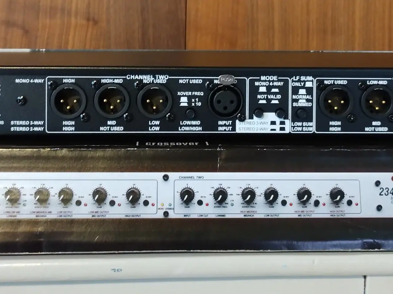 Billede 4 - Elektronisk delefilter DBX 234Xs Aktivt delefilter