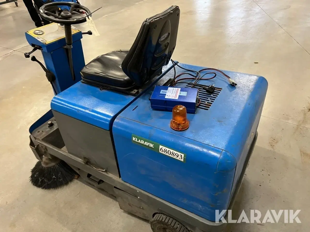 Billede 4 - Fejemaskine Isal PB110