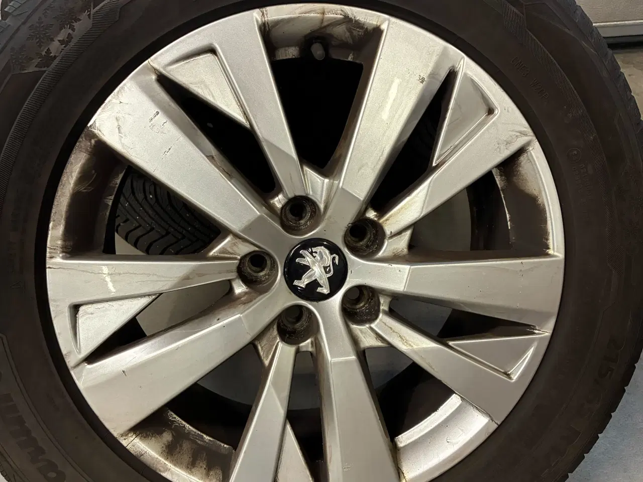 Billede 2 - 17" alufælge med næsten nye vinterdæk