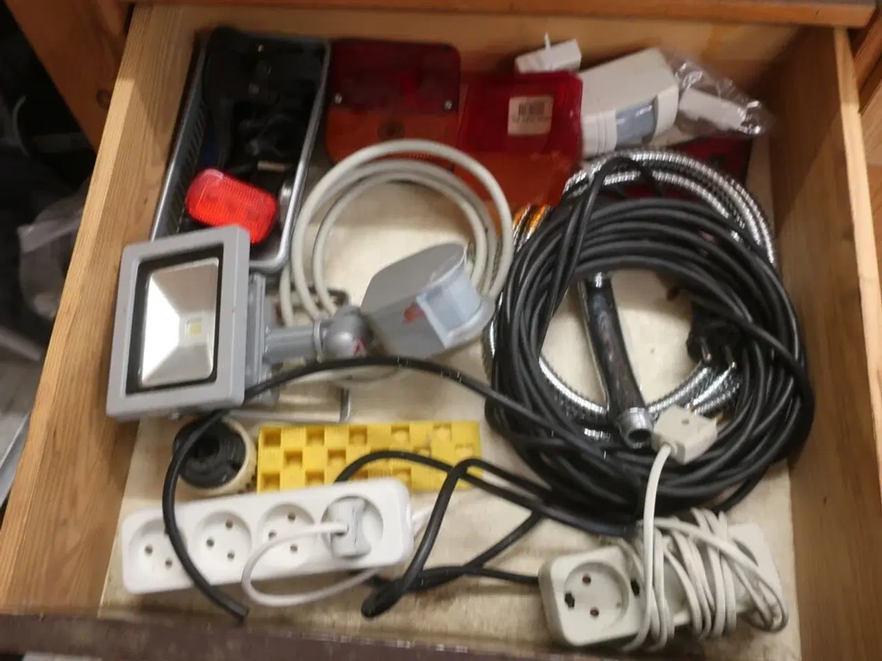 Billede 89 - Ryd hele værkstedet for løse dele